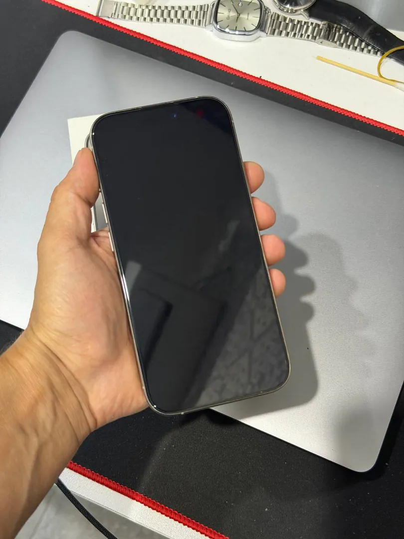 iPhone 16 Pro 256GB Титановый — фото 1