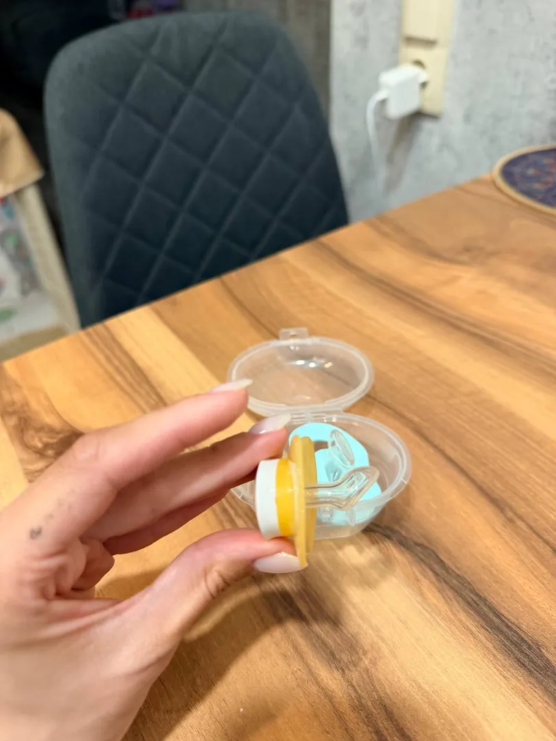Orthodontic pacifiers 0-6 months — photo 2