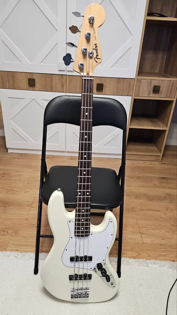 Бас-гитара Fender Standard Jazz Bass — фото 4