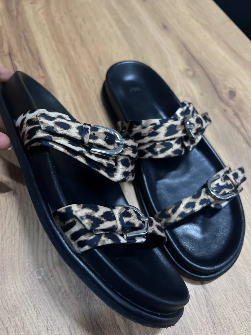 Zara slippers — photo 1