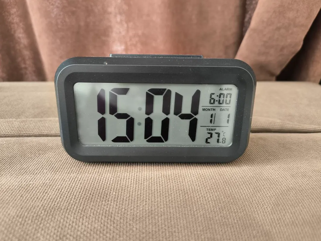 Jysk desk clock — photo 3