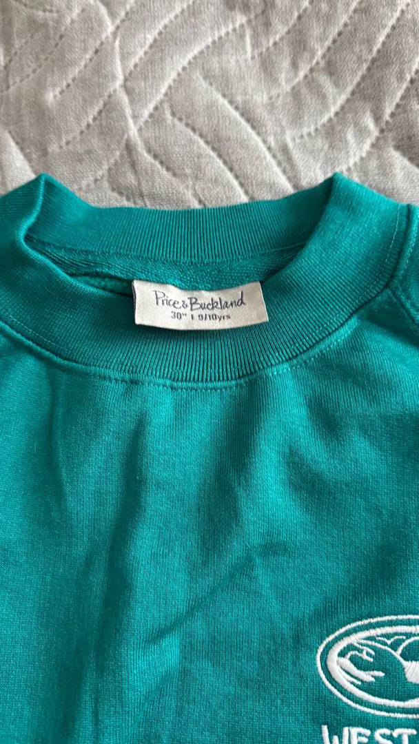 Kids sweatshirt for 9-10 years old — photo 1