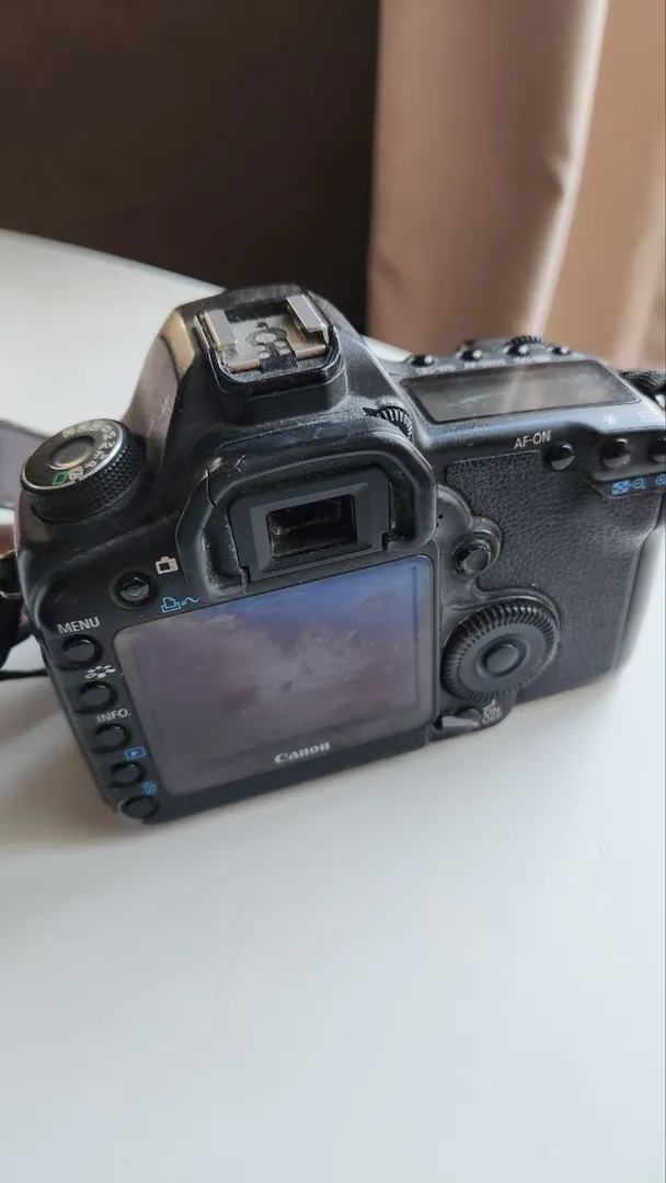 Canon EOS 5D Mark II ფოტოაპარატი — ფოტო 2