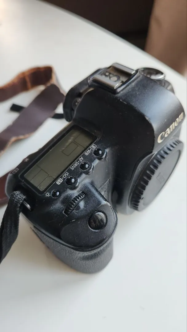 Canon EOS 5D Mark II ფოტოაპარატი — ფოტო 3