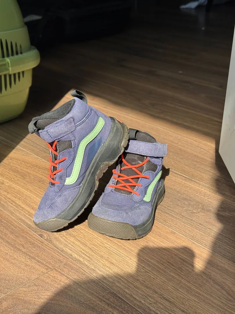 Children's Vans boots — photo 1