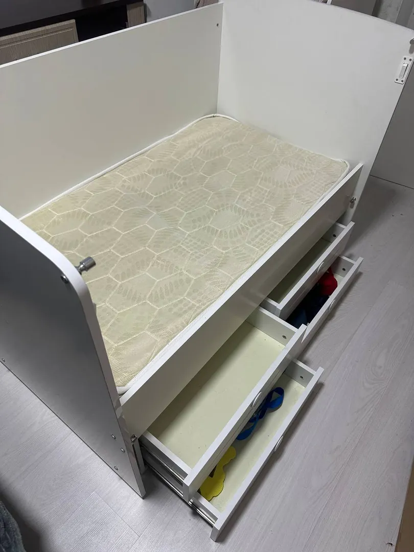 Convertible baby crib with pendulum — photo 3