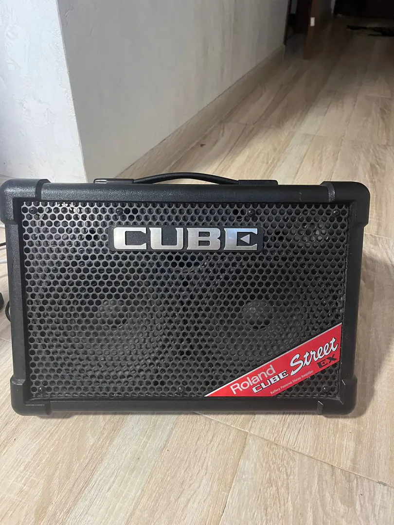 Roland Cube Street EX Combo Amplifier — photo 3