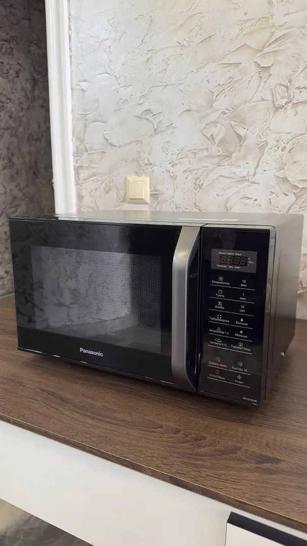 Микроволновая печь Panasonic NN-GT35HBZPE с грилем — фото 2