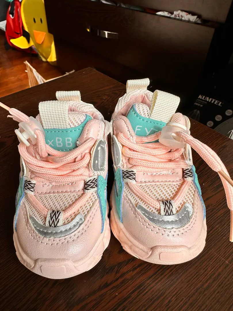 Children's sneakers — photo 2