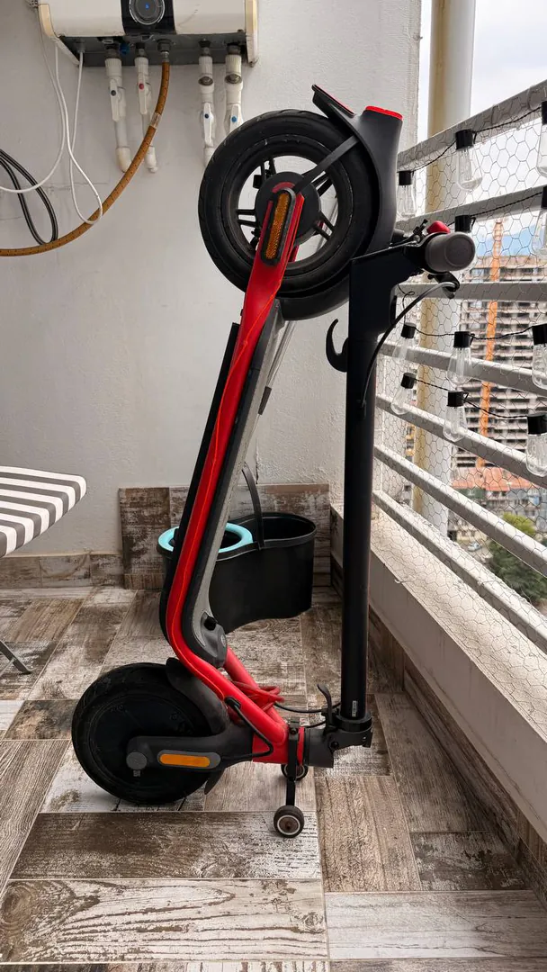 Ninebot Segway D18E Electric Scooter — photo 3