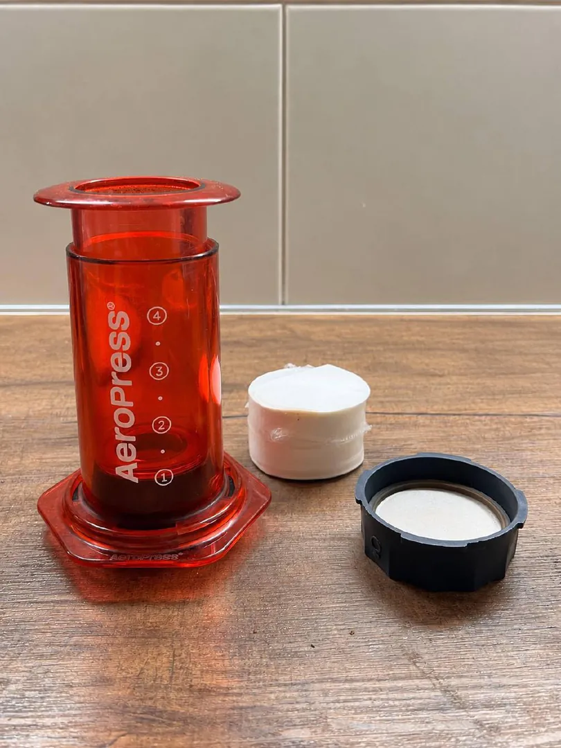 Кофеварка AeroPress Clear Red — фото 1