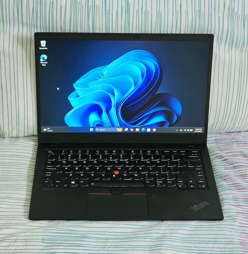 Lenovo X1 Carbon 7th Gen Laptop — photo 3