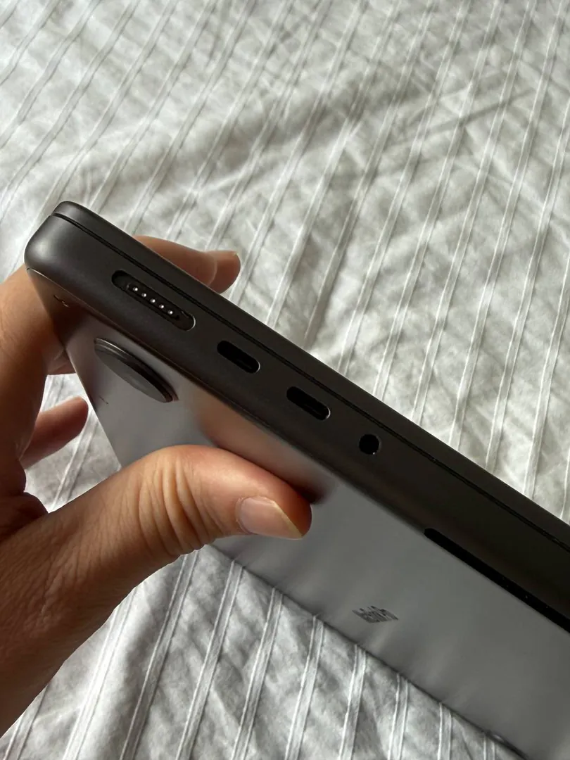 MacBook Pro M5 16GB 512GB — photo 3