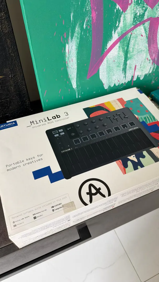 MIDI კონტროლერი Arturia MiniLab 3 — ფოტო 2