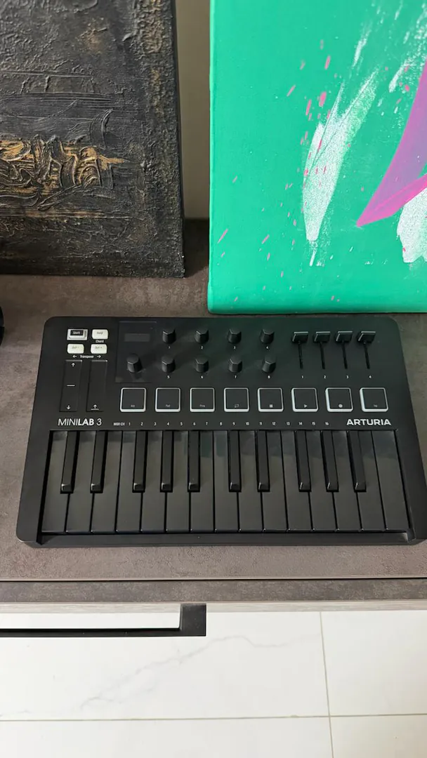 MIDI კონტროლერი Arturia MiniLab 3 — ფოტო 3