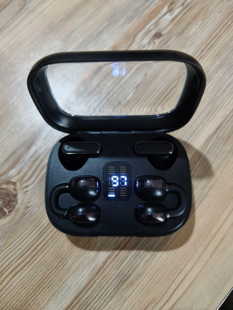 Wireless headphones 2 in 1 with case — photo 1