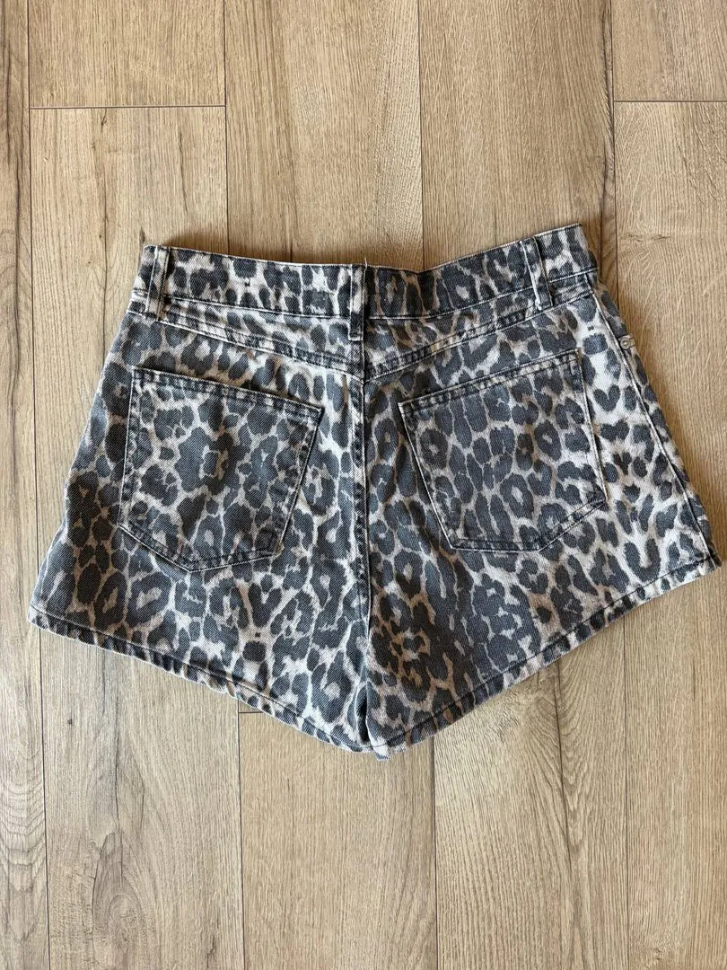 Lime Leo denim shorts — photo 1