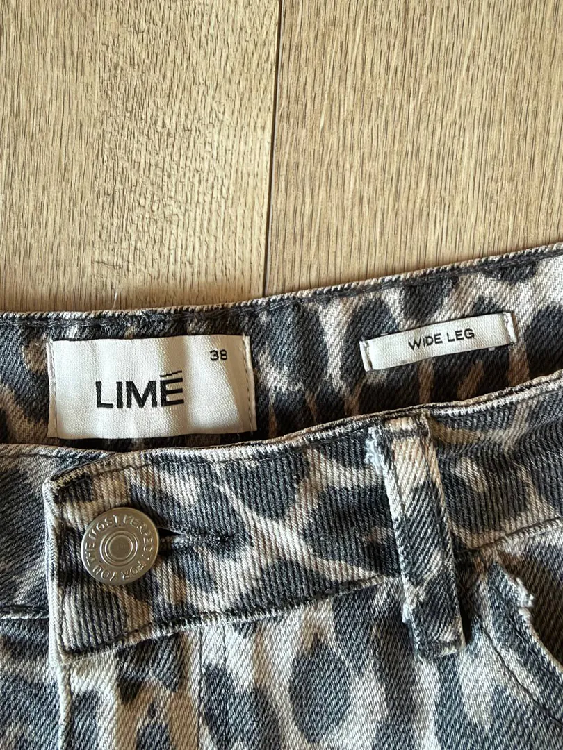 Lime Leo denim shorts — photo 2