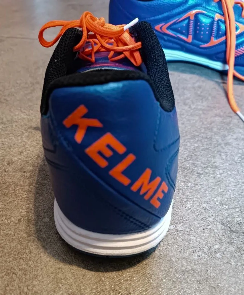 ბუტსები Kelme — ფოტო 1