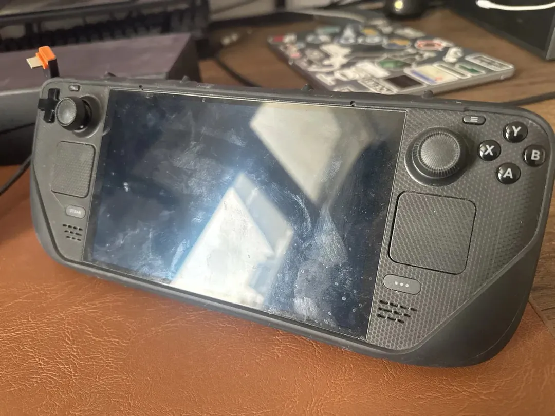 Steam Deck OLED 512GB с аксессуарами — фото 2