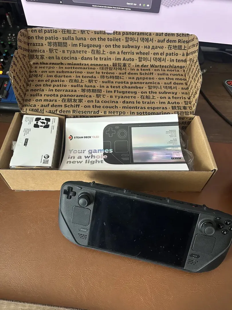 Steam Deck OLED 512GB с аксессуарами — фото 8