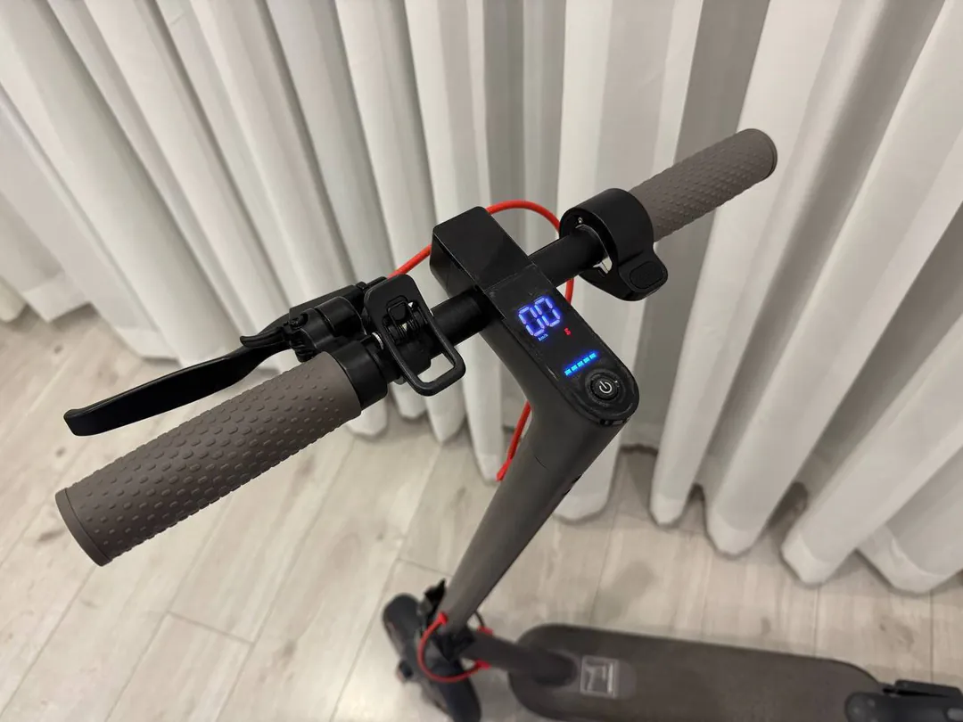 ელექტრო სამოციკლო Kickscooter — ფოტო 4