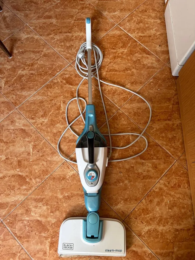 ორთქლიანი ხარხი Black+Decker Steam-Mop FSMH13151SM — ფოტო 2