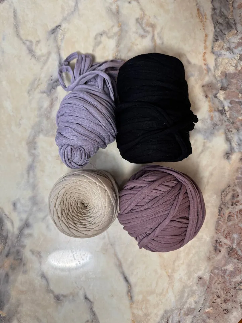 Knitting yarn — photo 1