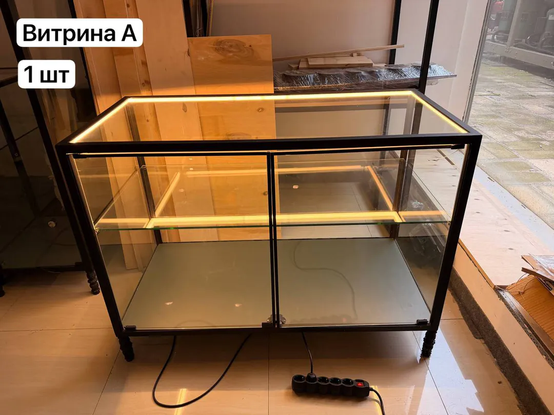 Витрина с подсветкой — фото 3
