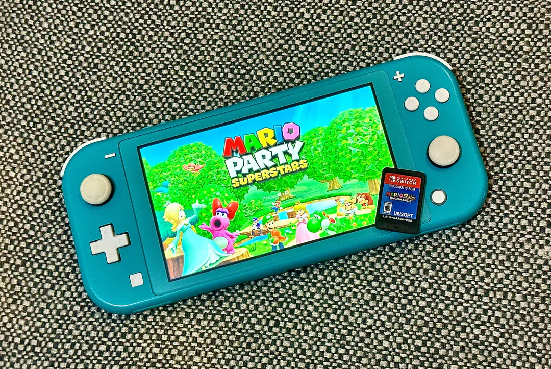 Игровая консоль Nintendo Switch Lite — фото 1