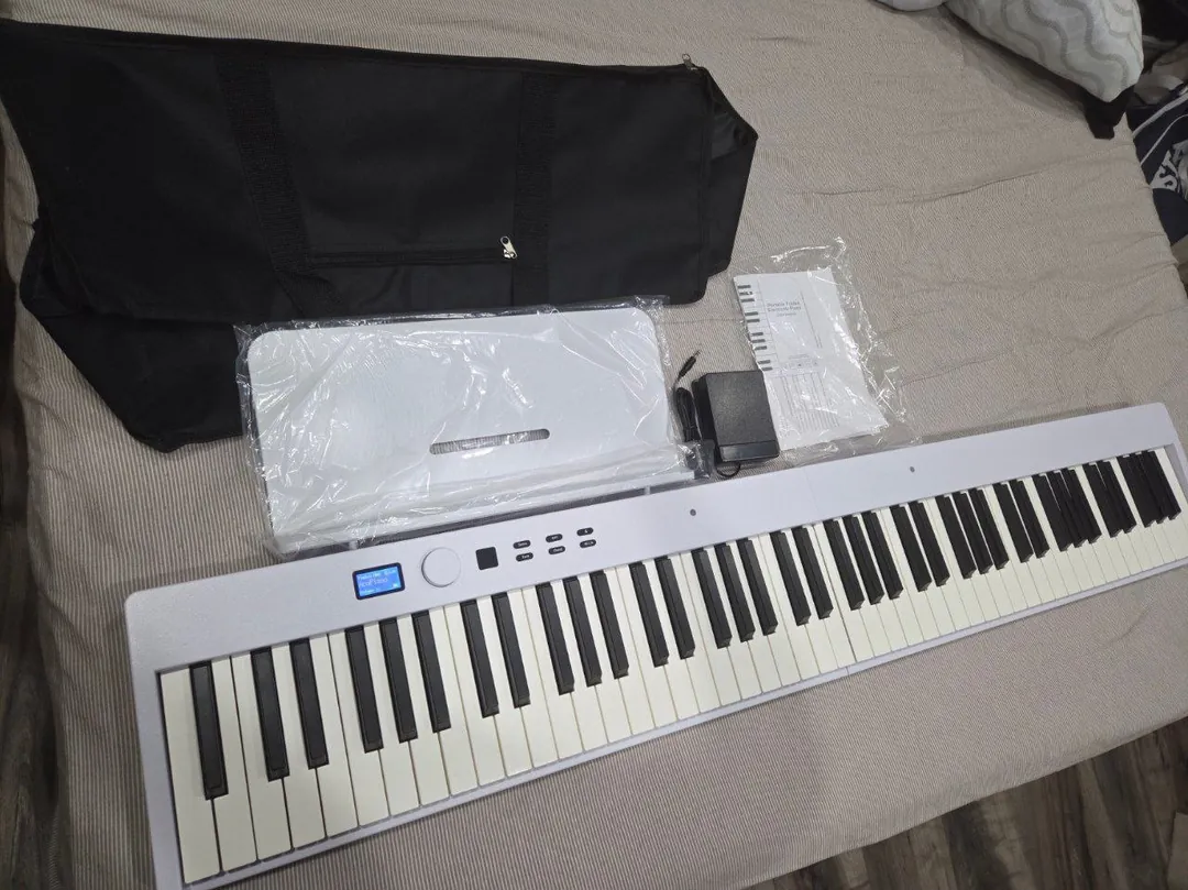 Synthesizer and MIDI keyboard 88 keys — photo 1