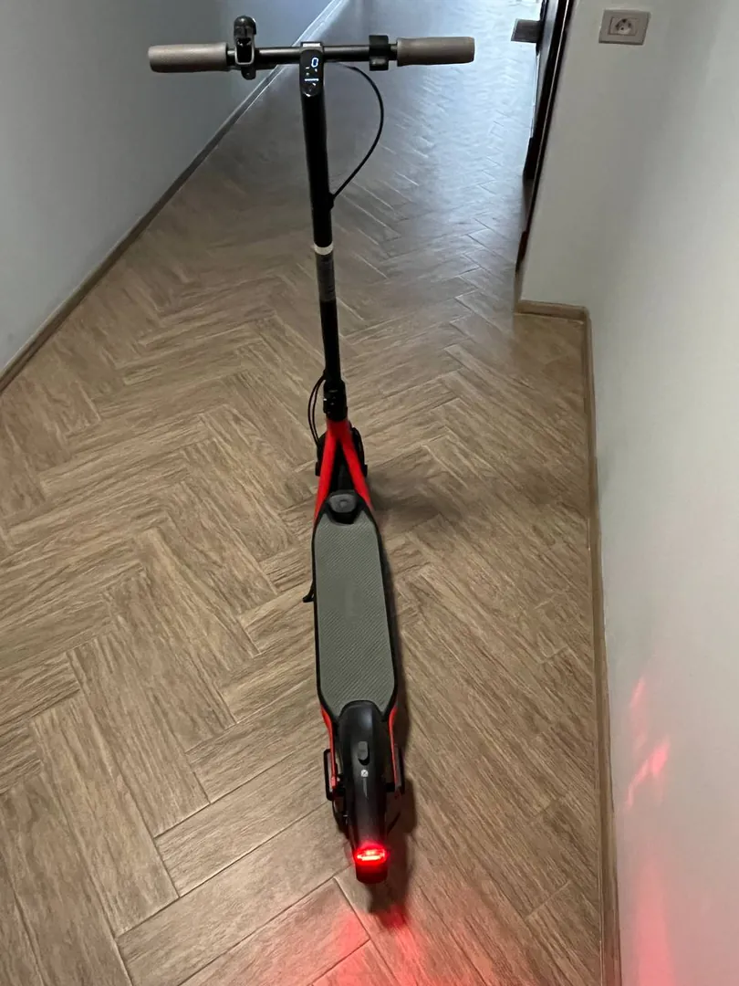 Segway Ninebot D18E Electric Scooter — photo 1