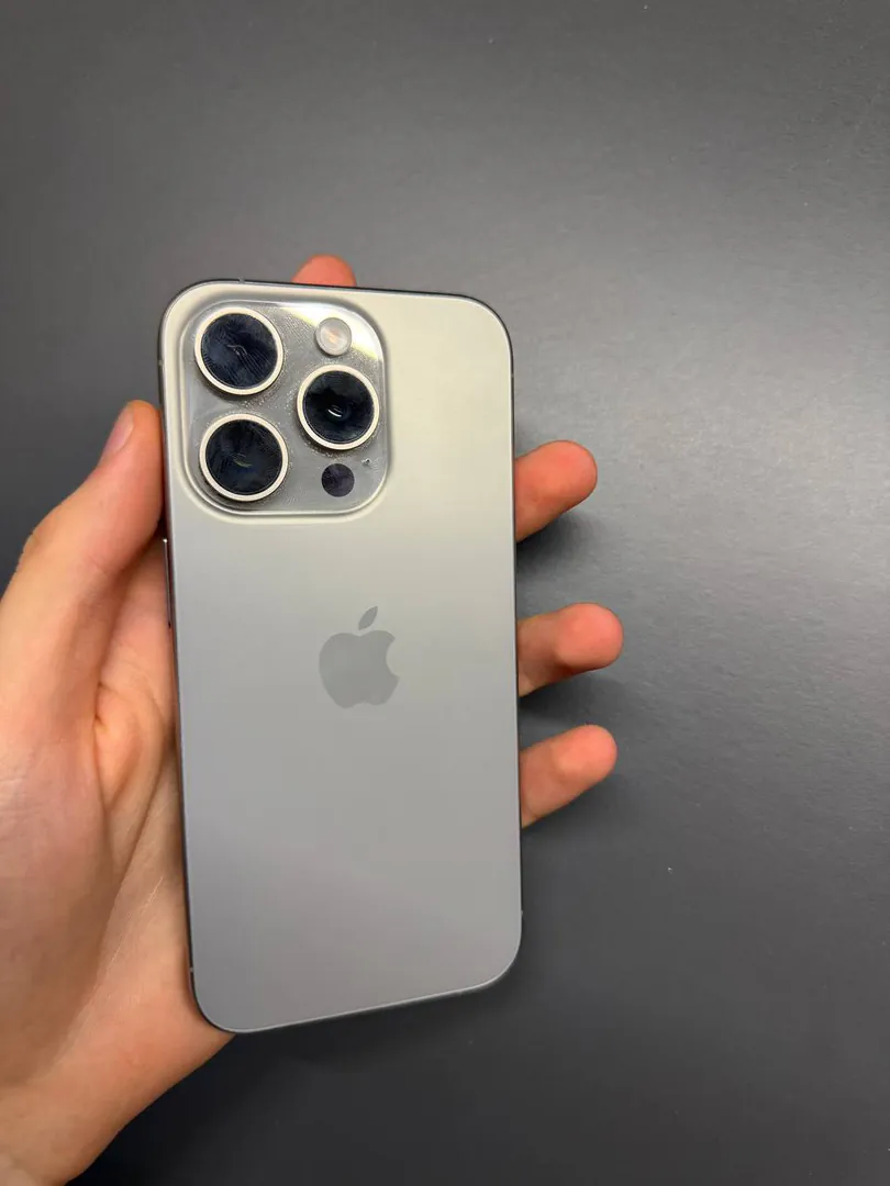 iPhone 15 Pro Natural Titanium — фото 7