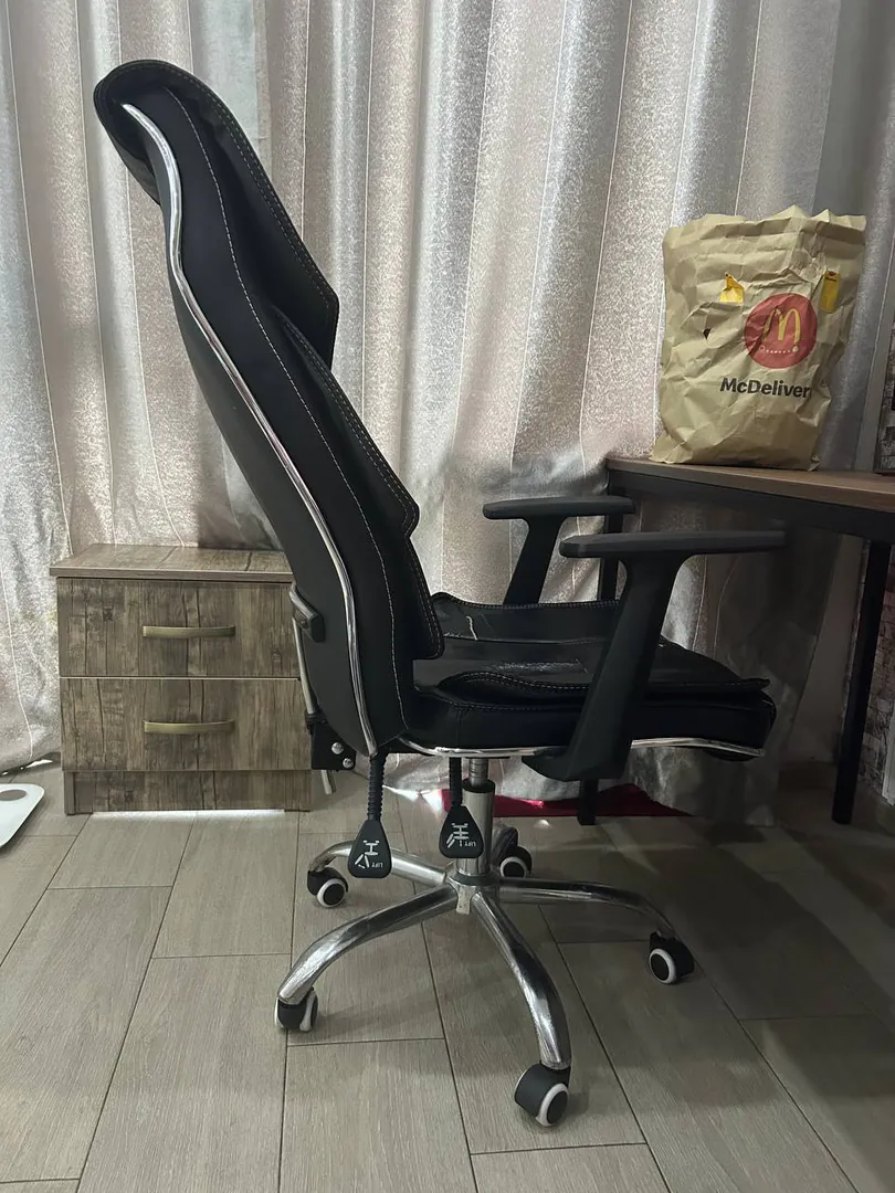 Office computer chair — photo 2