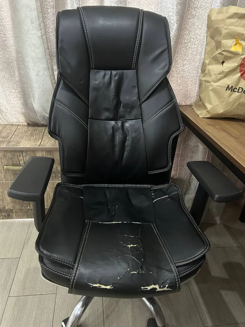 Office computer chair — photo 3