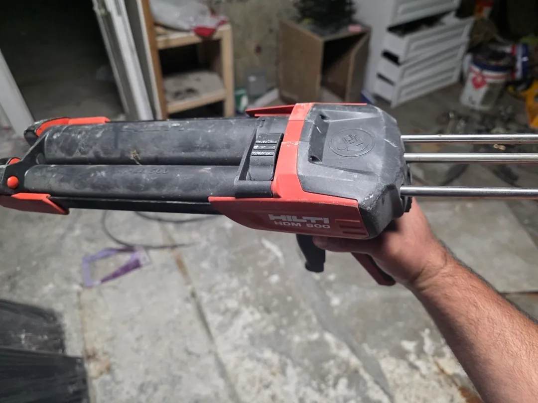 Hilti Silicone Gun — photo 1