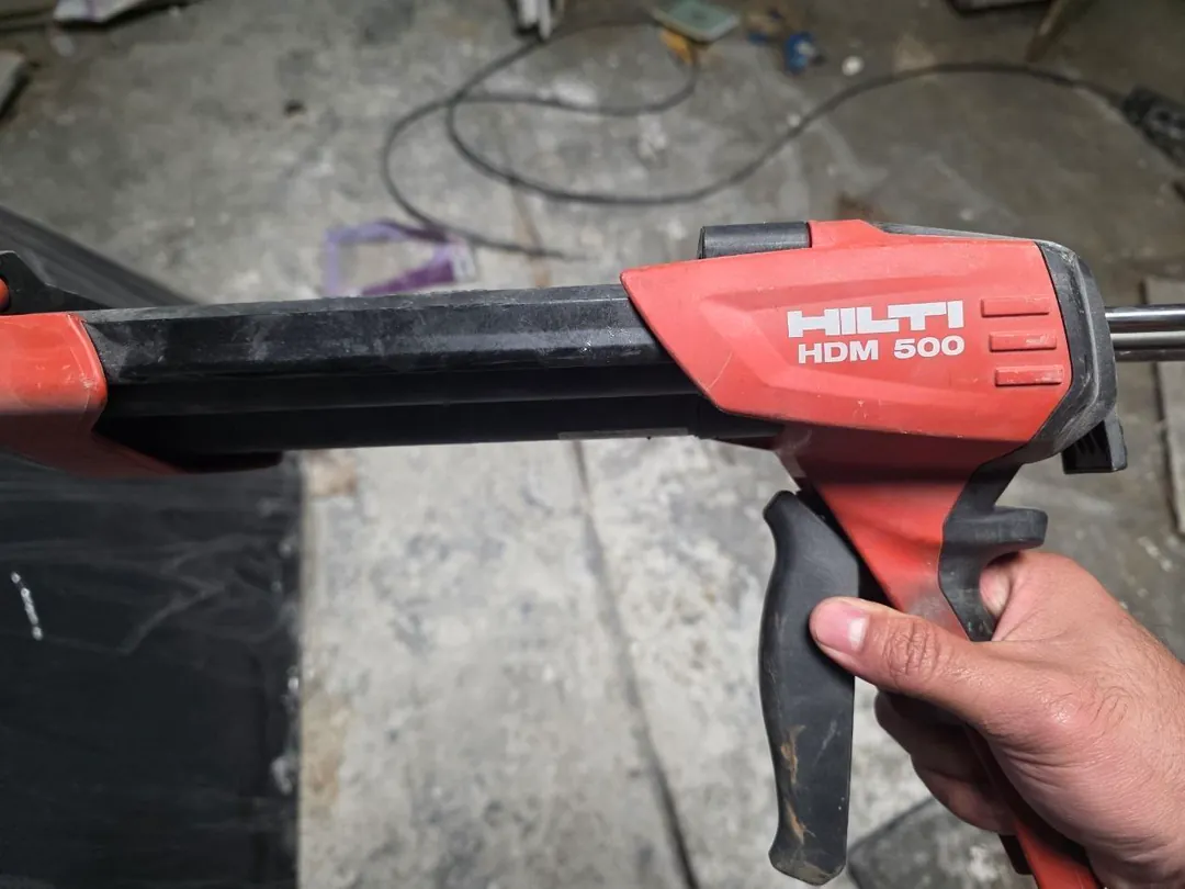 Hilti Silicone Gun — photo 2