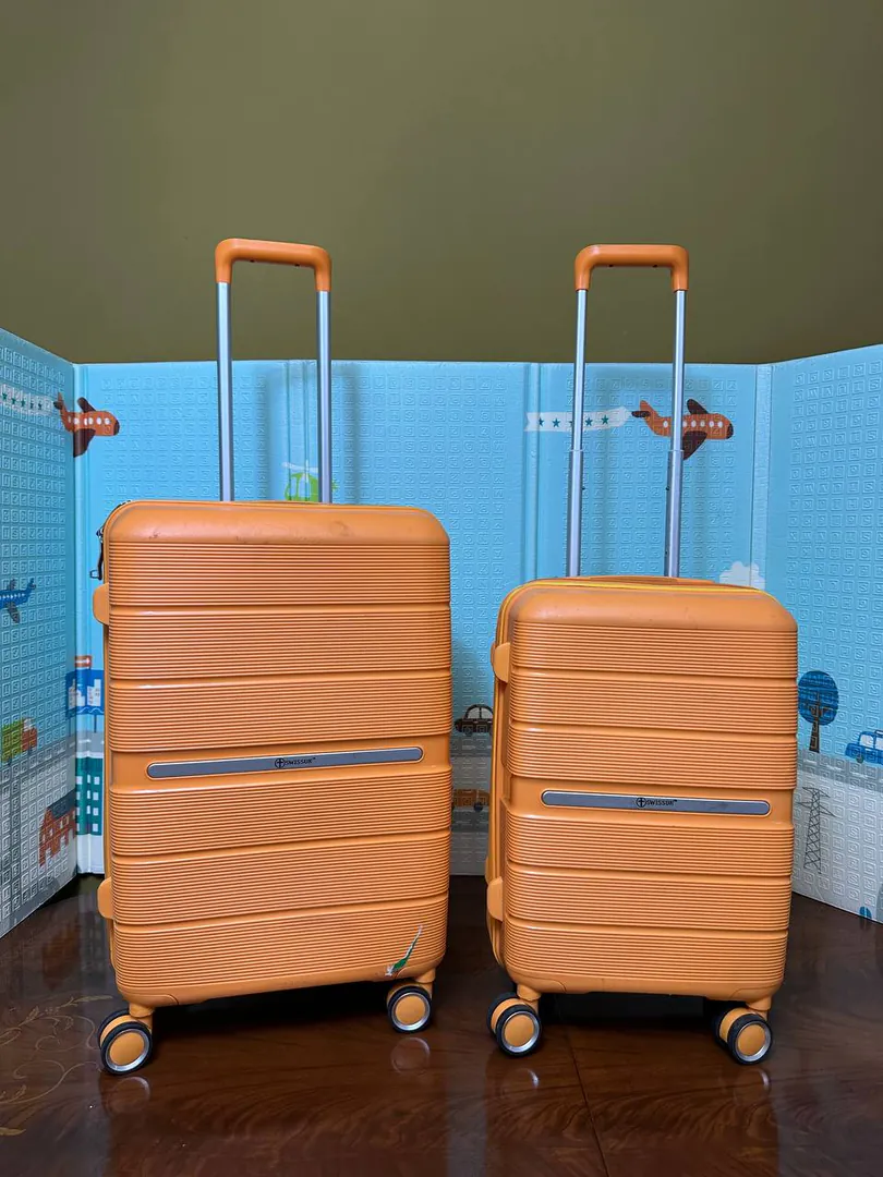 Large suitcase — photo 2