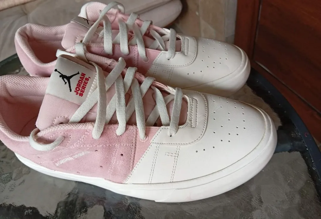 Nike Jordan sneakers — photo 1