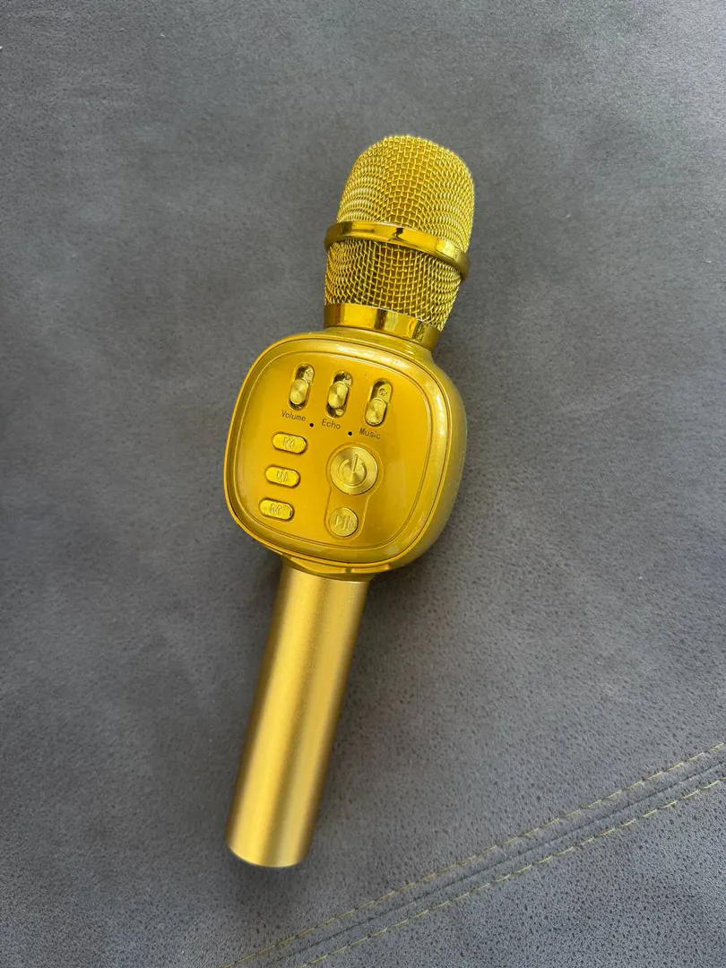Wireless microphone for karaoke — photo 1