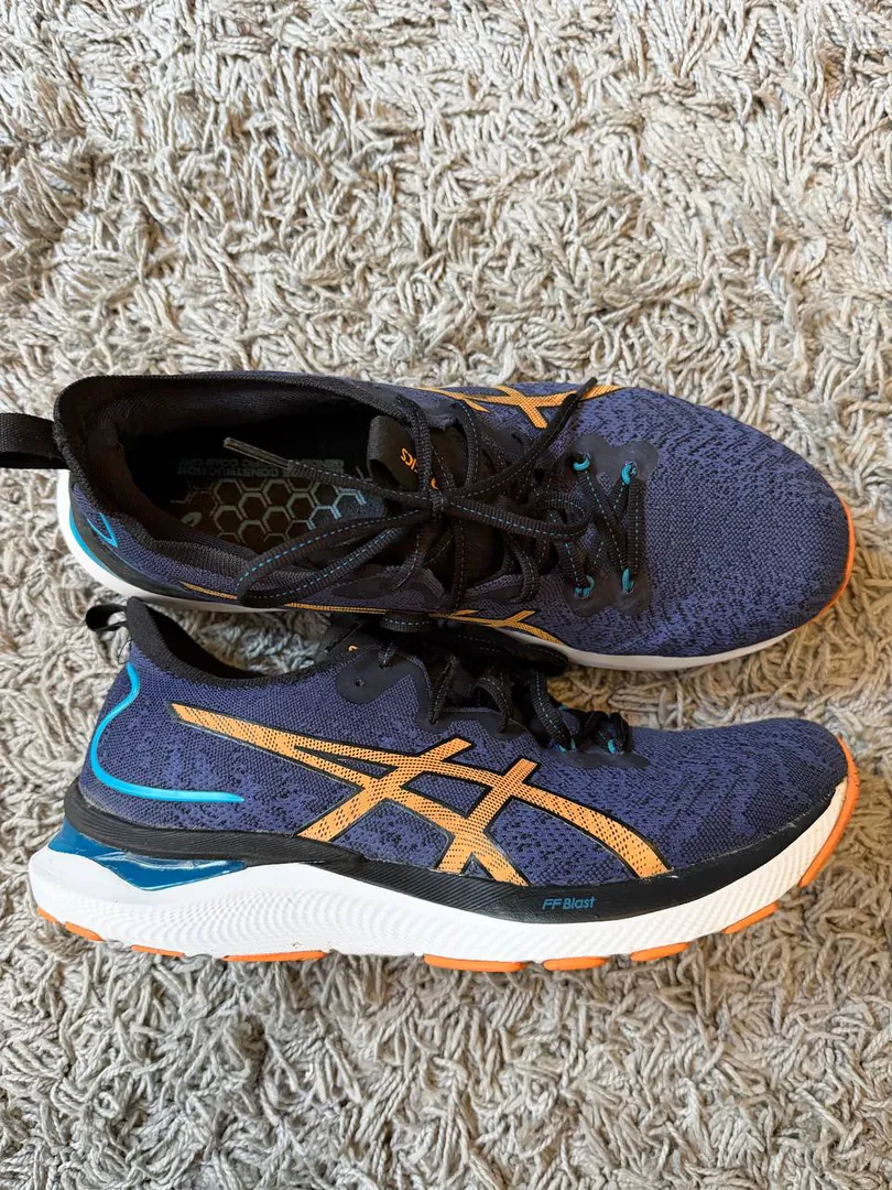 Asics sneakers — photo 1