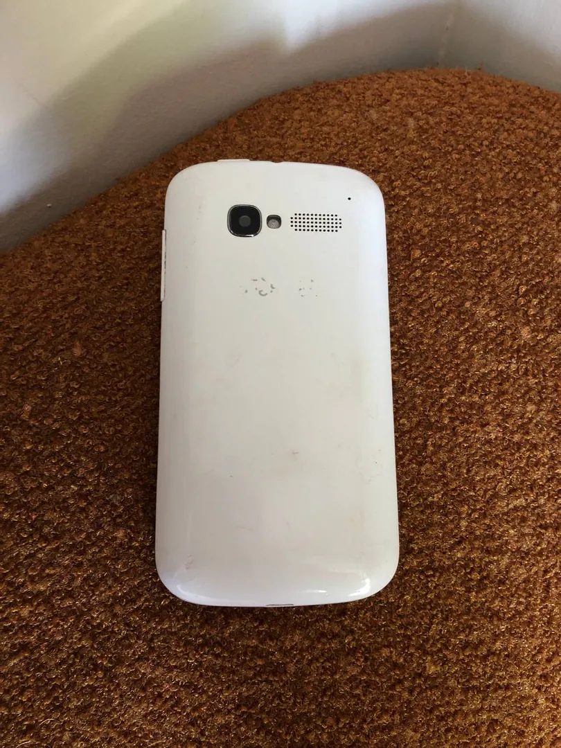 Смартфон Alcatel One Touch 5036D — фото 1