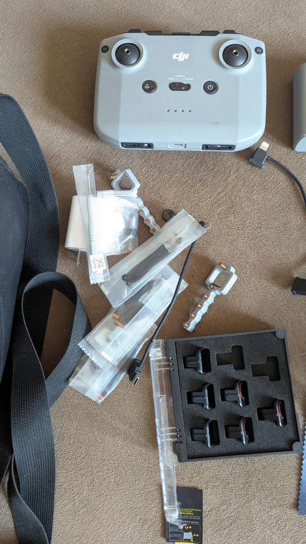 Drone DJI Mini 2 Fly More Combo — photo 1