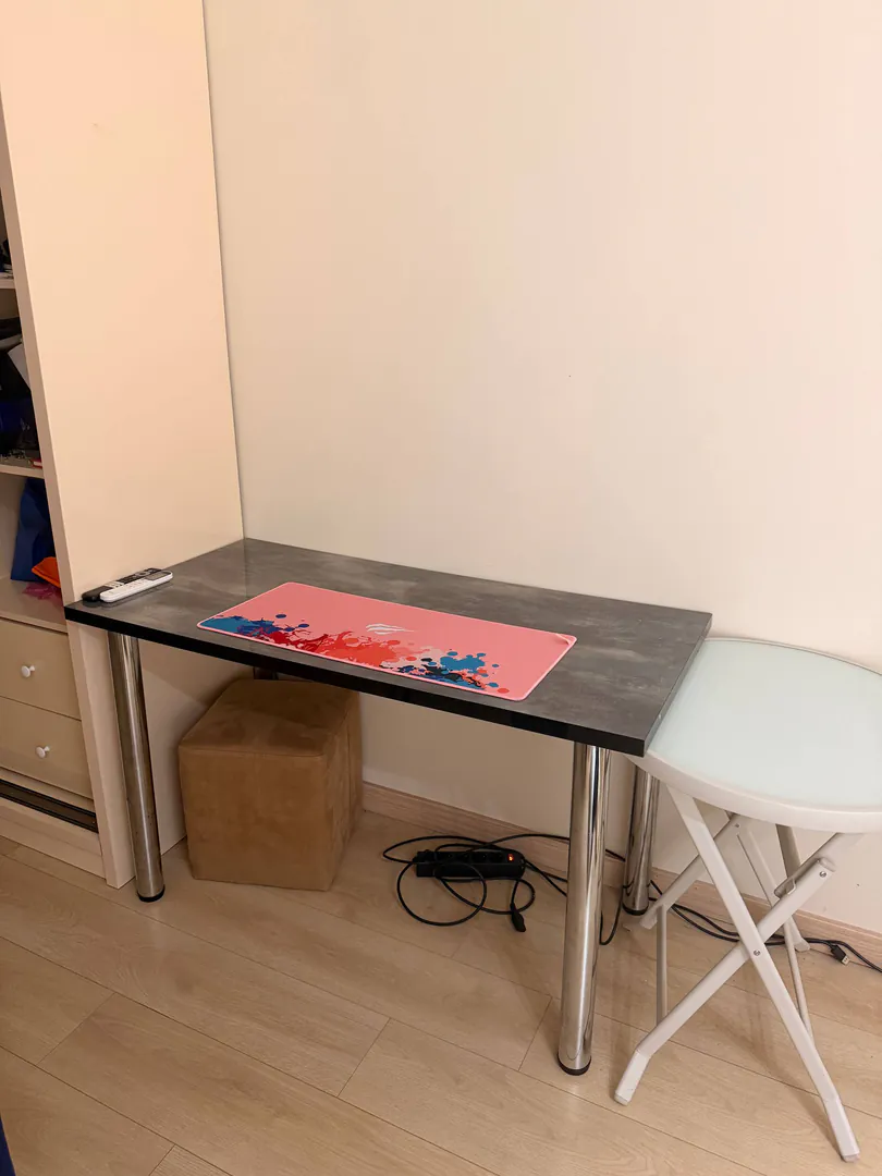 Computer desk — photo 4