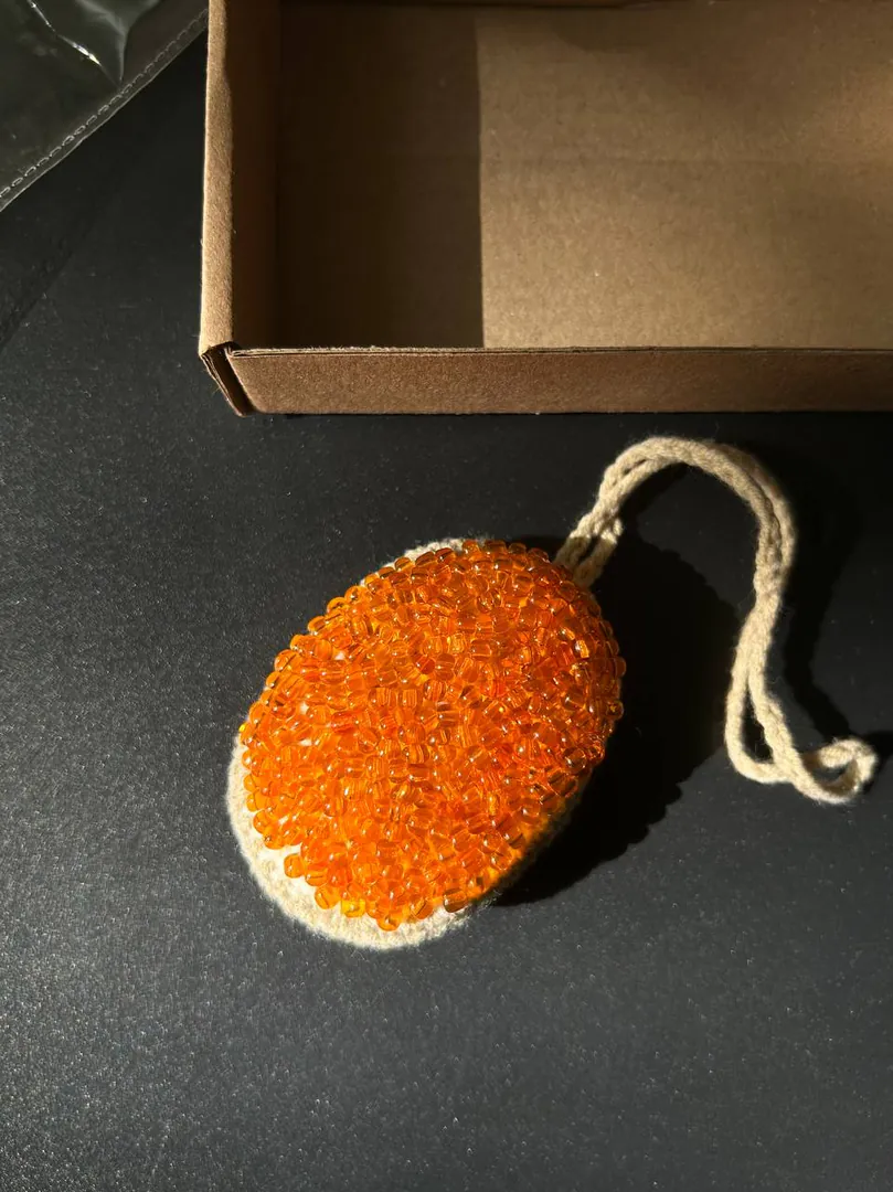 Knitted sandwich with caviar keychain — photo 3
