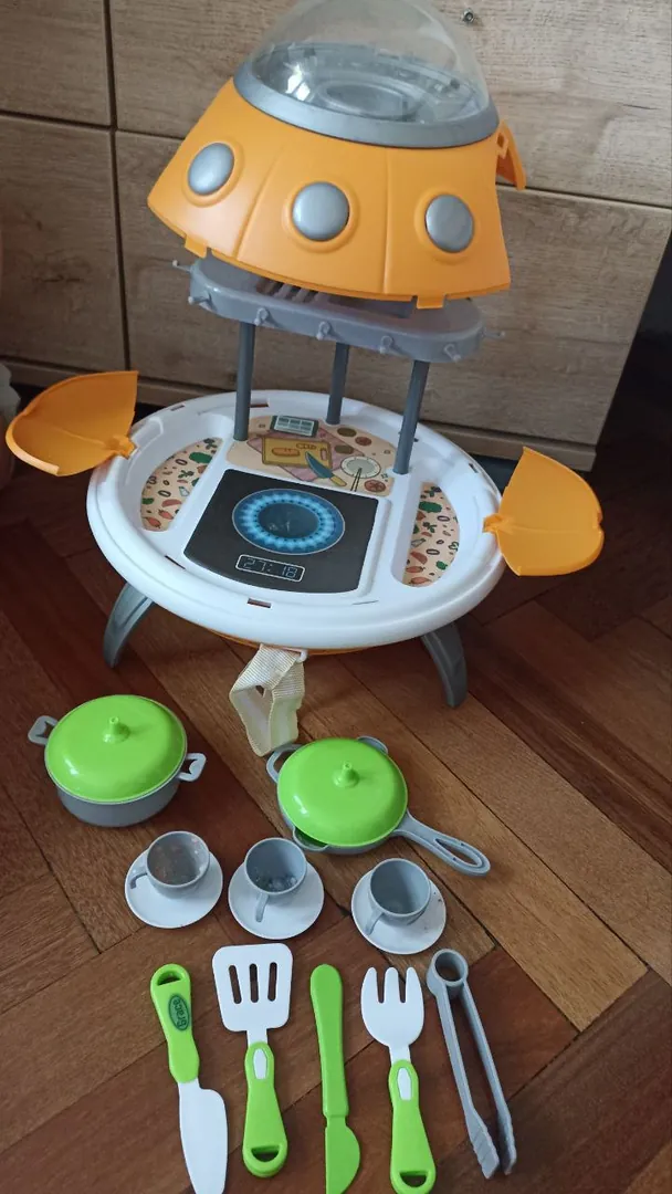 Toys and game sets — photo 1