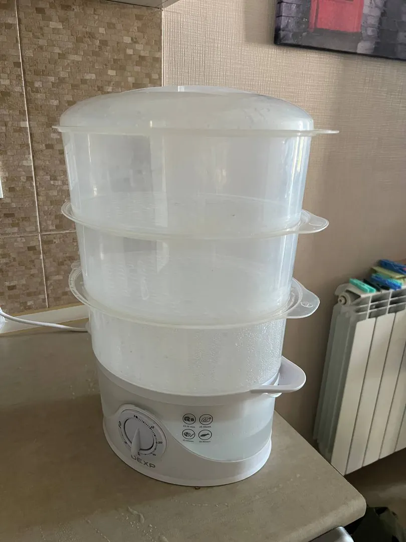 Three-tier steamer with a set of containers — photo 1