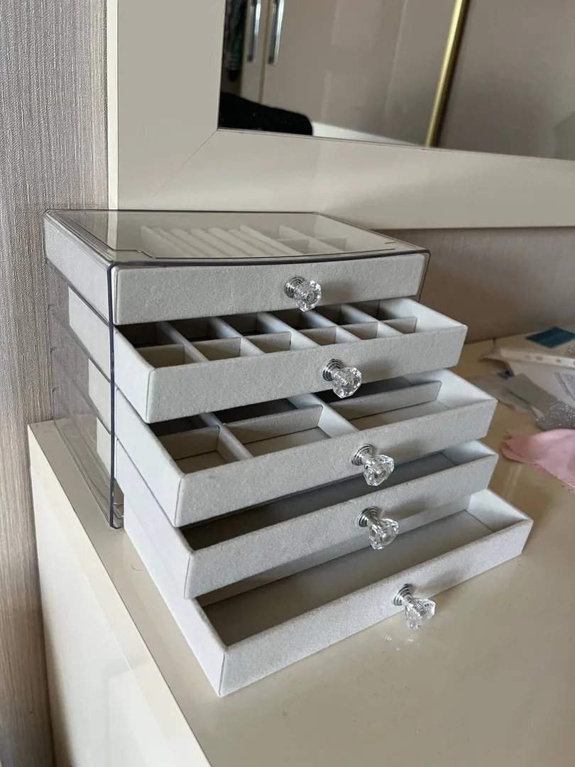 Jewelry box and desktop mirror with backlight — photo 1