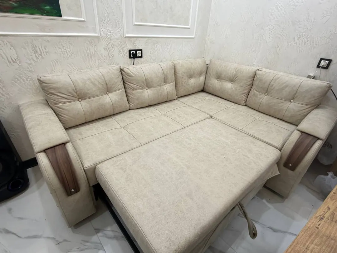 Corner sofa — photo 1
