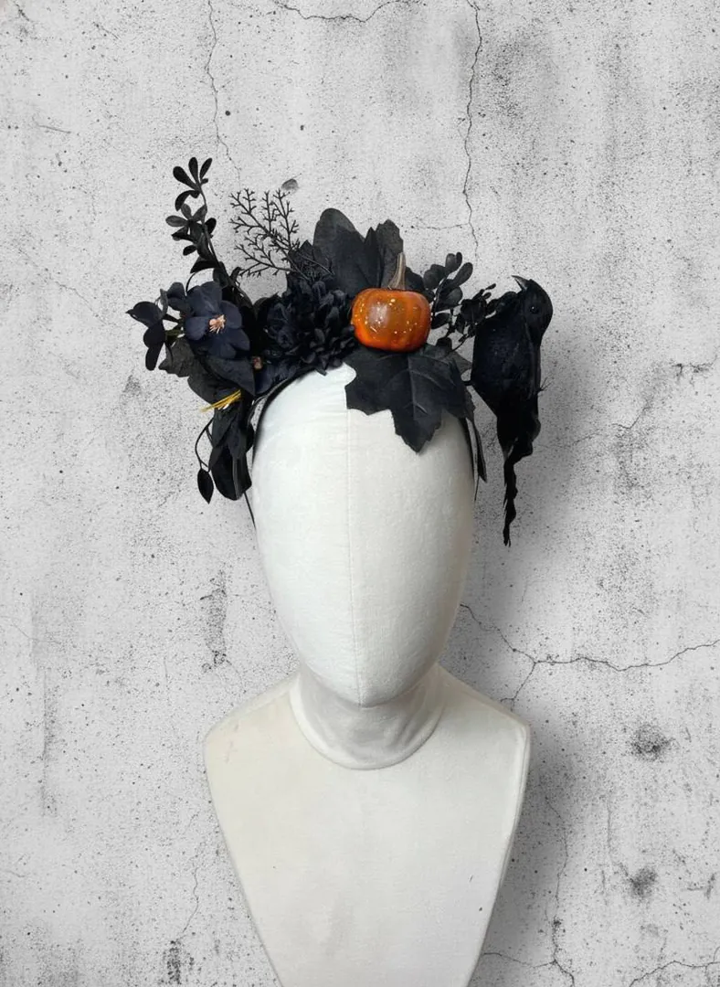 Gothic crowns — photo 3